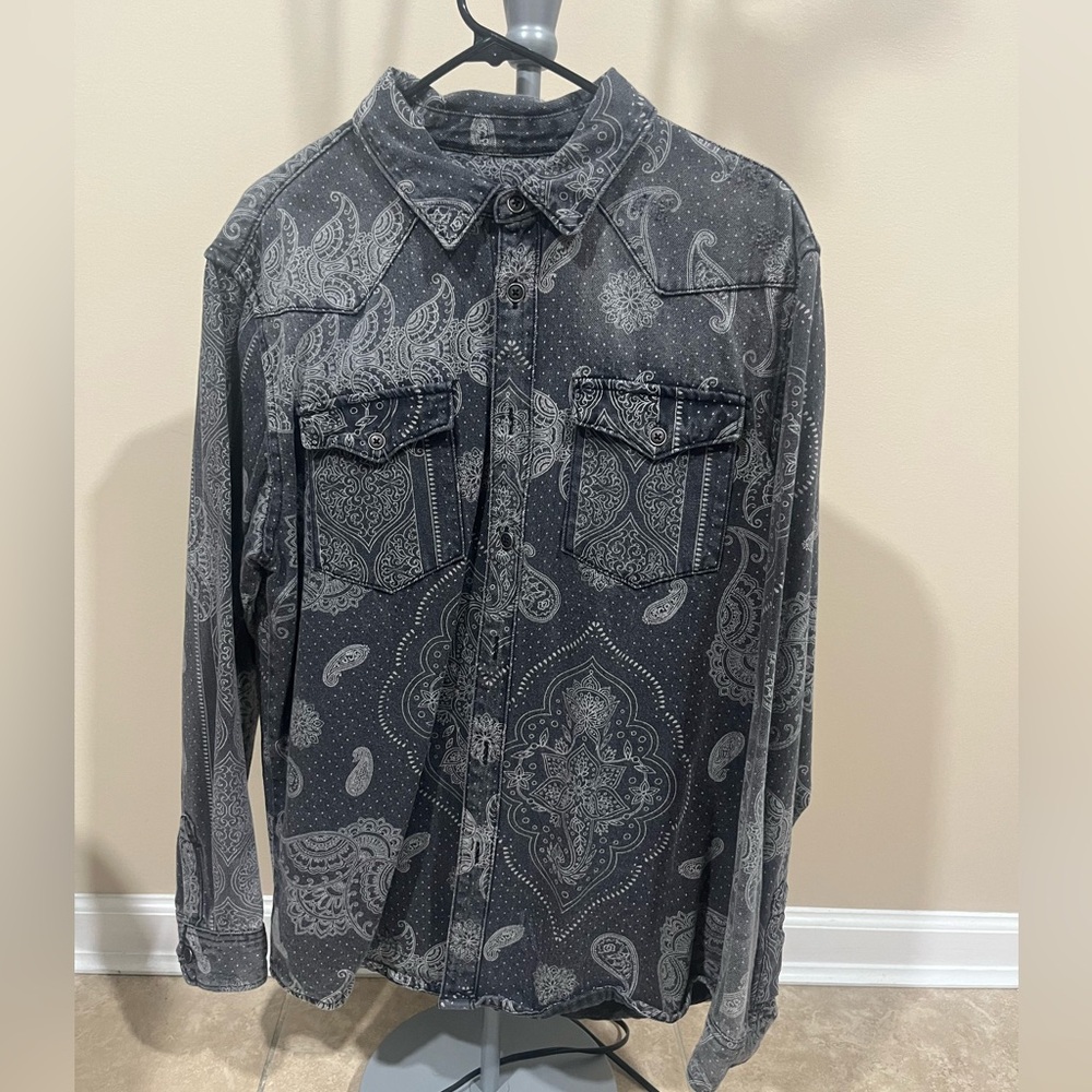 FOREVER 21 Men’s Button up Shirt | Size : Large